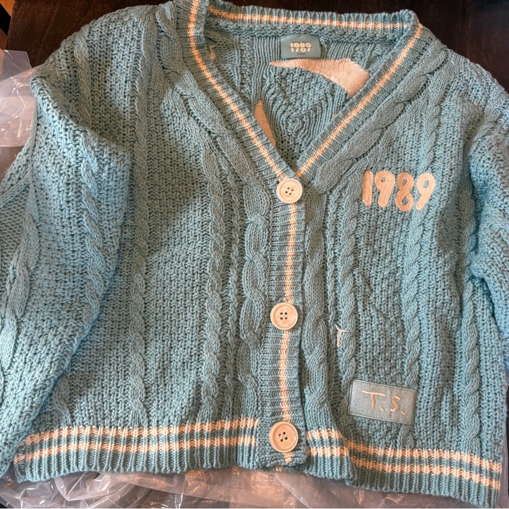 1989 Cardigan Taylor Swift